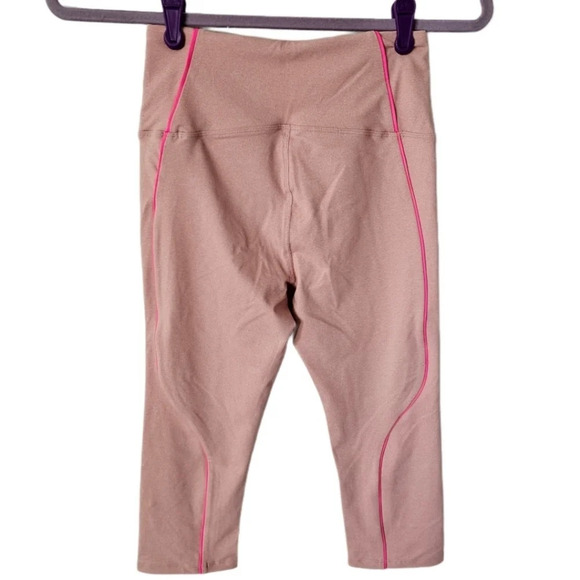 Good American The Electric Feel Crop Leggings NWT - Picture 5 of 9